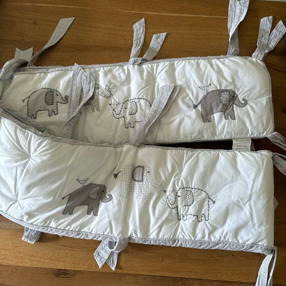EUC Pottery Barn Baby/Kids Finley Crib Bumper